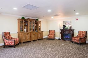 Salterra Senior Living at Dunedin indoor common area