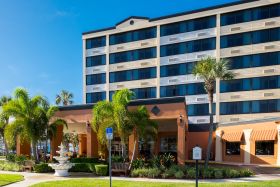 Salterra Senior Living at Melbourne community exterior